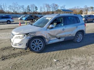 Volkswagen Tiguan S 2.0L 4 2011