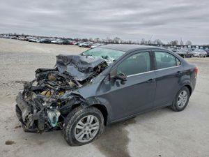 Chevrolet Aveo (Sonic) LT 1.8L 4 2015