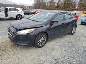 Ford Focus SE 2.0L 4 2015