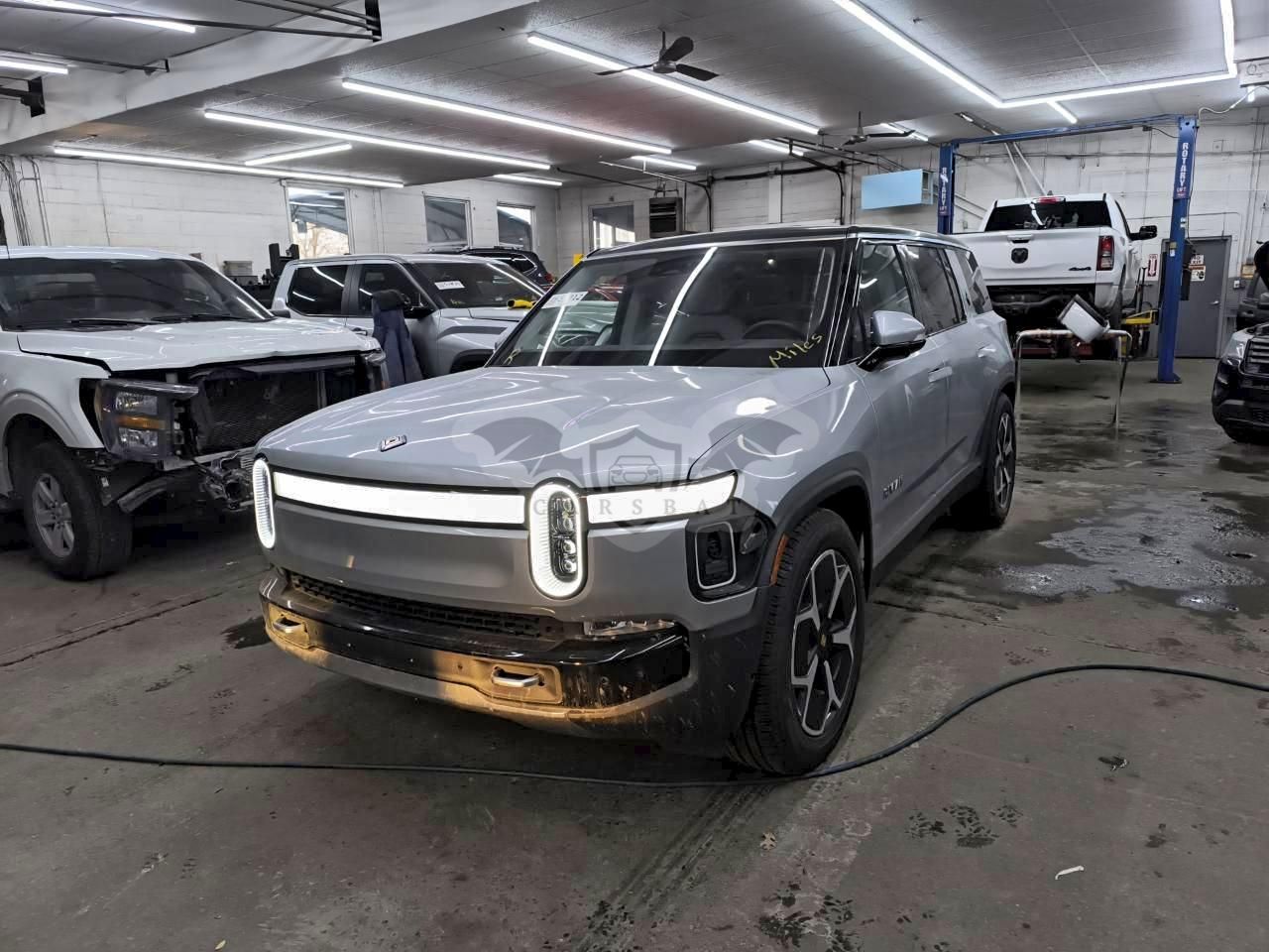 Rivian R1S ADVENTURE 2024