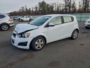 Chevrolet Aveo (Sonic) LS 1.8L 4 2015