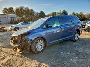 Toyota Sienna LE 3.5L 6 2015