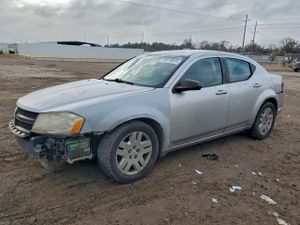 Dodge Avenger SE 2.4L 4 2012