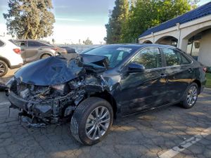 Toyota Camry LE 2.5L 4 2015