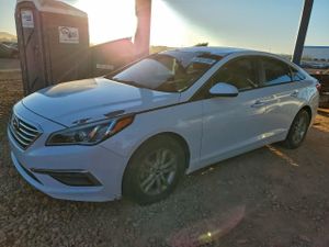 Hyundai Sonata SE 2.4L 4 2015