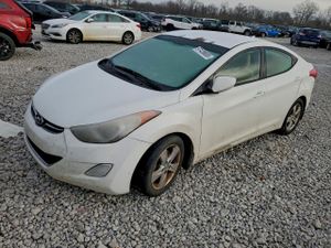 Hyundai Elantra GLS 1.8L 4 2013