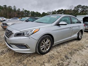 Hyundai Sonata SE 2.4L 4 2015