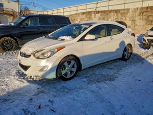Hyundai Elantra GLS 1.8L 4 2013