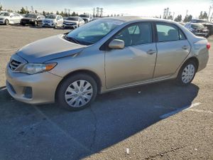 Toyota Corolla BASE 1.8L 4 2013