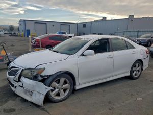 Toyota Camry BASE 2.5L 4 2010