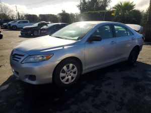 Toyota Camry BASE 2.5L 4 2010