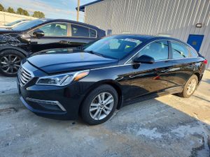 Hyundai Sonata SE 2.4L 4 2015