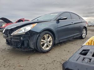 Hyundai Sonata SE 2.4L 4 2013