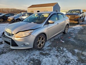 Ford Focus SEL 2.0L 4 2012