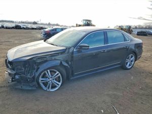 Volkswagen Passat SE 1.8L 4 2015