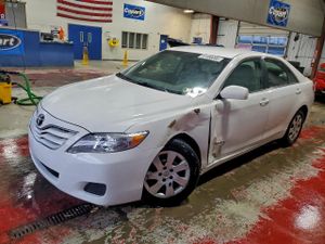 Toyota Camry BASE 2.5L 4 2011