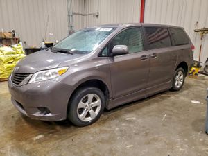 Toyota Sienna LE 3.5L 6 2011