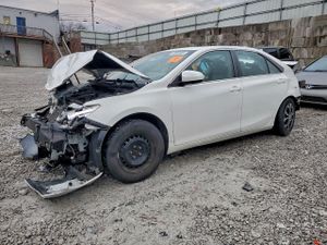 Toyota Camry LE 2.5L 4 2015