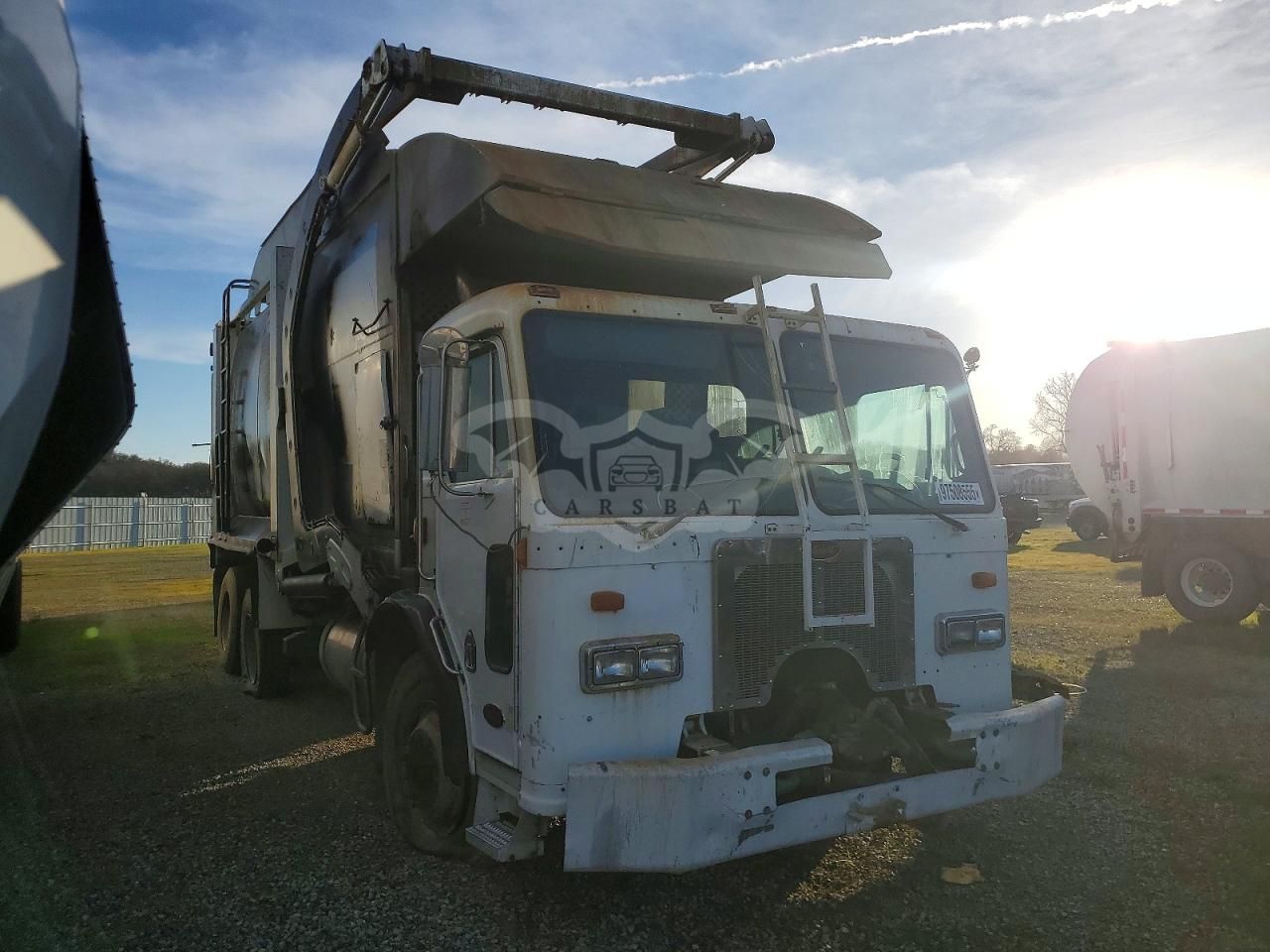 Peterbilt 320/325 10.8L 6 2007