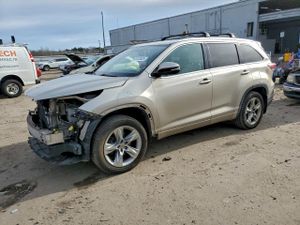 Toyota Highlander LIMITED 3.5L 6 2015