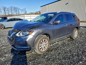 Nissan Rogue SV 2.5L 4 2017