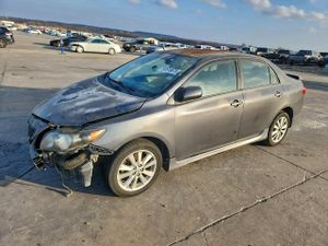 Toyota Corolla BASE 1.8L 4 2010