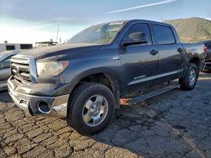 Toyota Tundra CREWMAX SR5 5.7L 8 2011