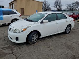 Toyota Corolla BASE 1.8L 4 2013