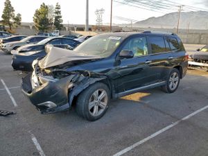 Toyota Highlander LIMITED 3.5L 6 2013