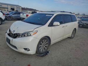Toyota Sienna XLE 3.5L 6 2015