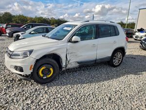 Volkswagen Tiguan S 2.0L 4 2014