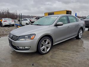 Volkswagen Passat SE 2.0L 4 2013