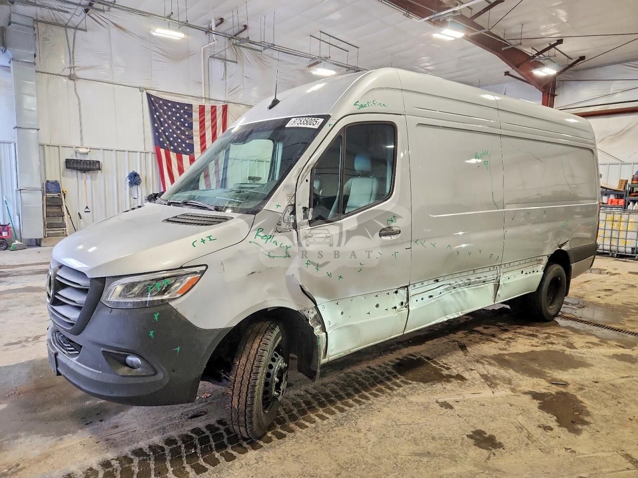 Mercedes-Benz Sprinter 3500 2.0L 4 2024