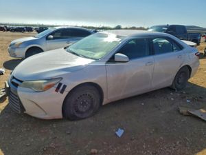 Toyota Camry LE 2.5L 4 2015