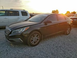 Hyundai Sonata SE 2.4L 4 2015