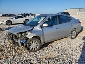 Nissan Versa S 1.6L 4 2014