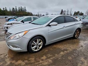 Hyundai Sonata SE 2.4L 4 2013