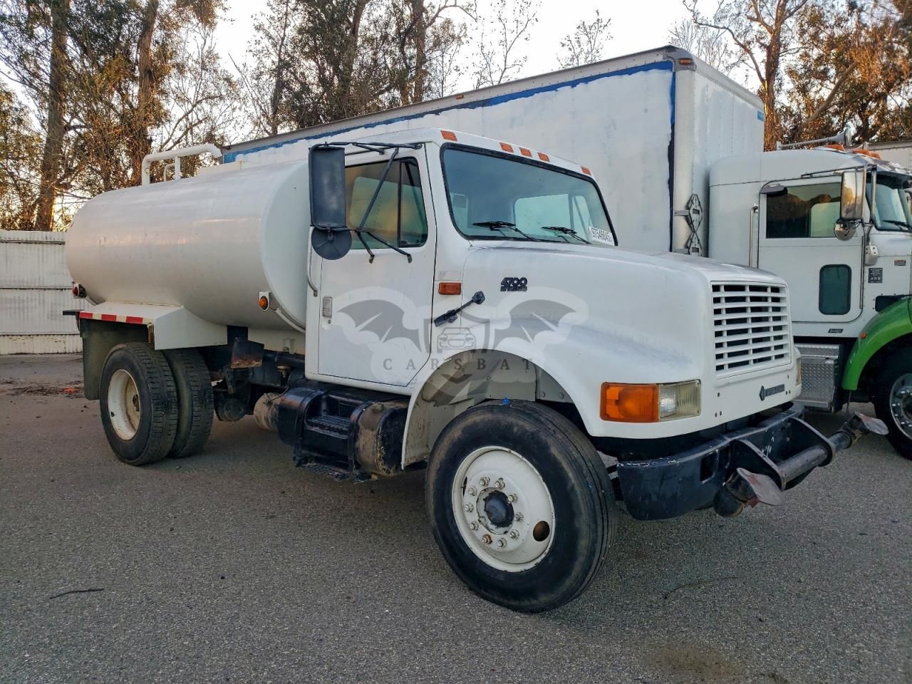 International 4700 / 4900 4700 6 1996