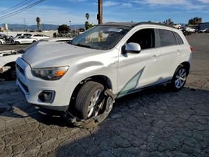 Mitsubishi Outlander SE 2.0L 4 2013