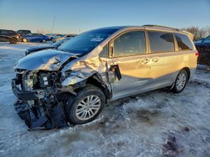 Toyota Sienna XLE 3.5L 6 2013