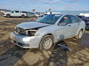 Ford Focus SE 2.0L 4 2011