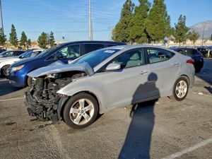 Hyundai Elantra GLS 1.8L 4 2013