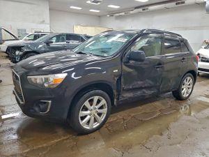Mitsubishi Outlander SE 2.0L 4 2014