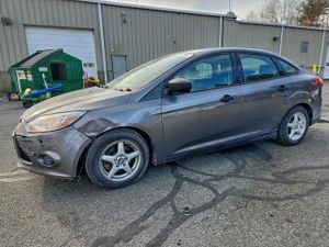 Ford Focus S 2.0L 4 2014