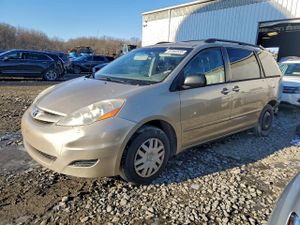 Toyota Sienna CE 3.5L 6 2009