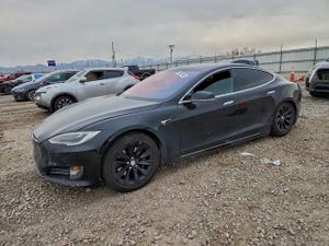Tesla Model S 2018