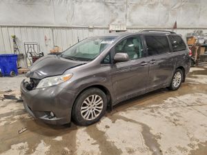 Toyota Sienna XLE 3.5L 6 2012