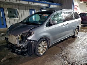 Toyota Sienna XLE 3.5L 6 2014