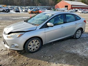 Ford Focus SE 2.0L 4 2012