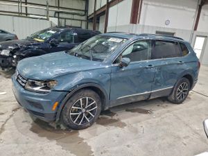 Volkswagen Tiguan SE 2.0L 4 2021